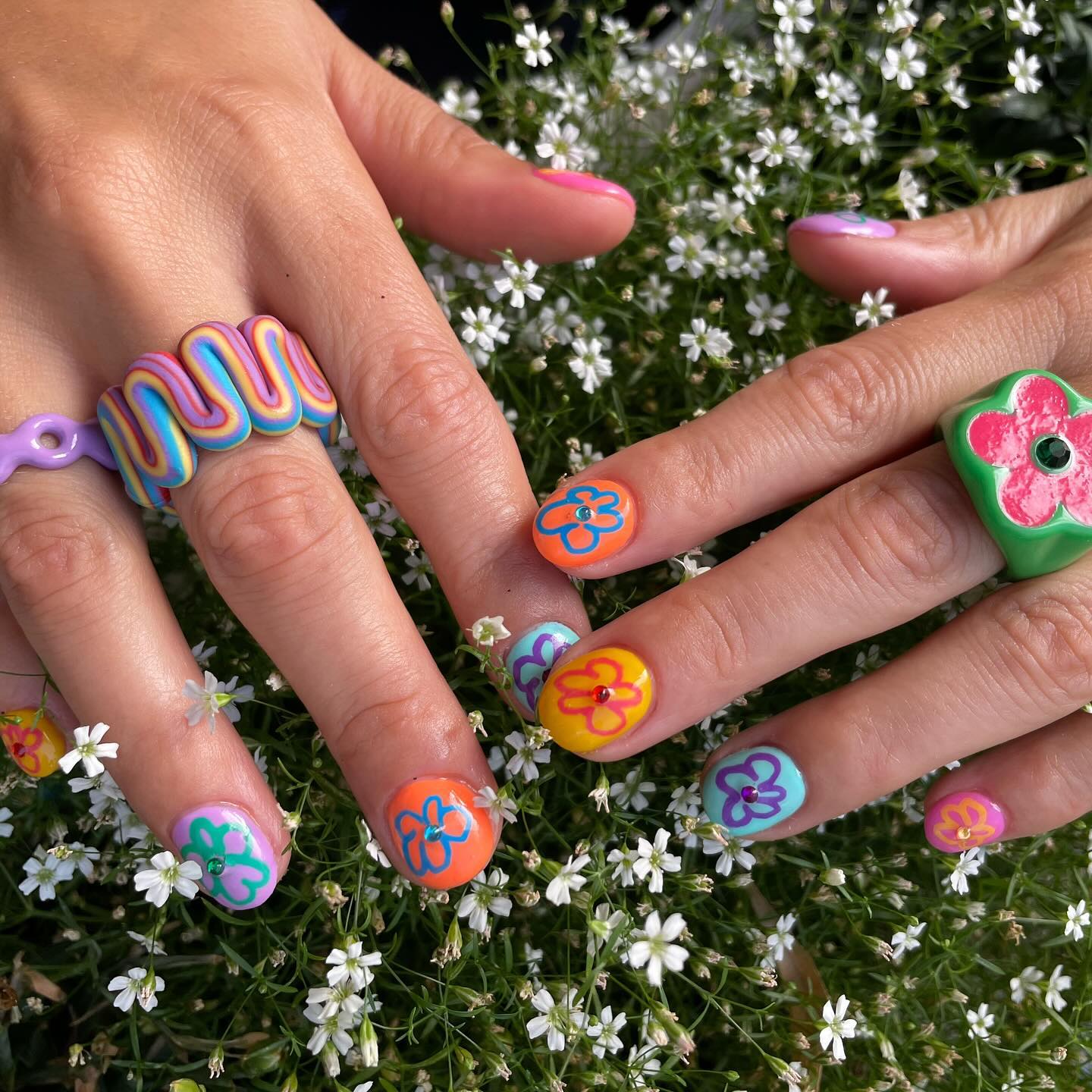 Level 1 basic design nails 13