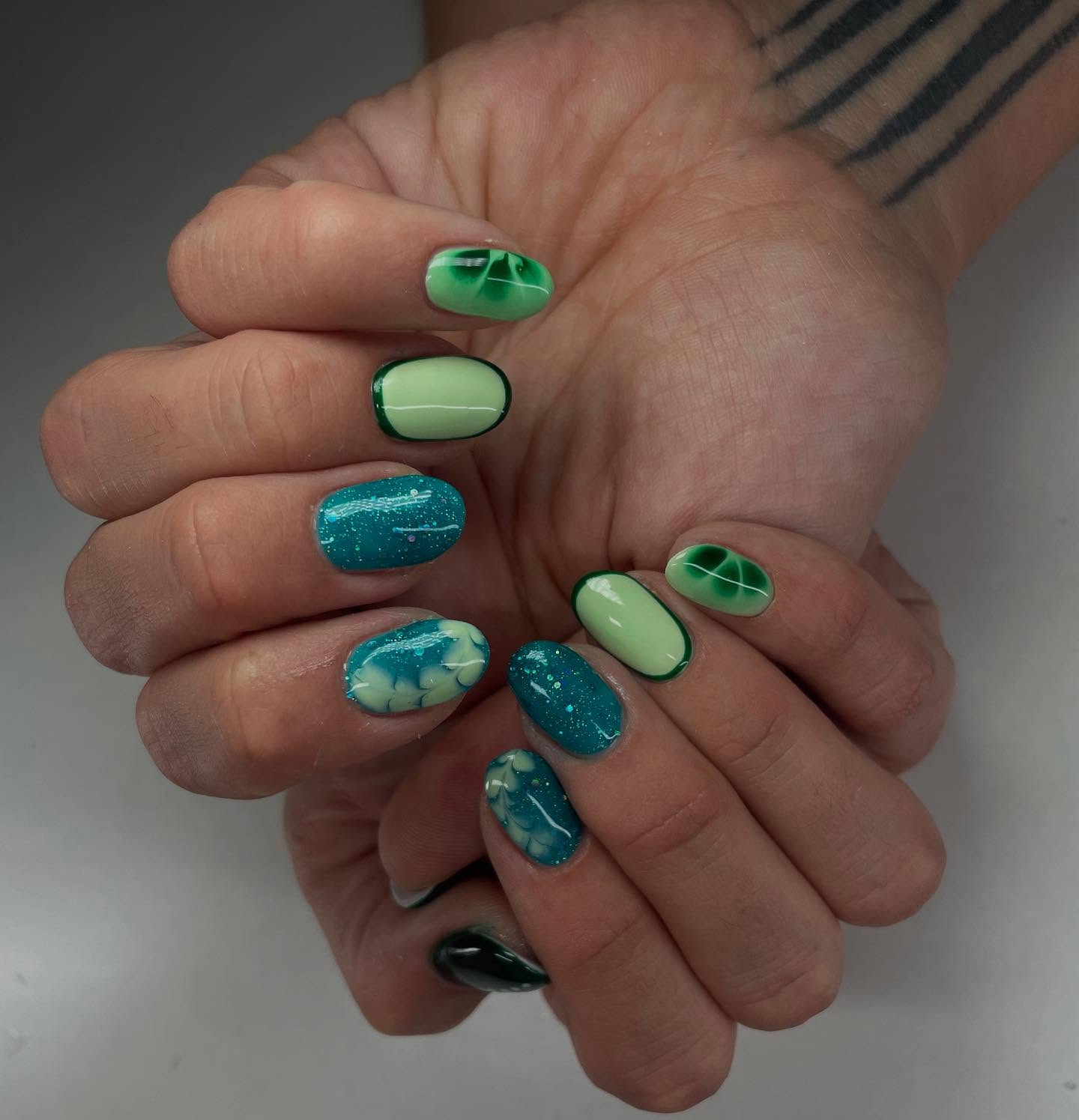 Level 2 medium design nails 2